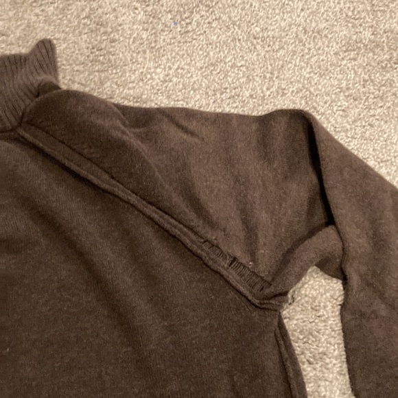 Mens Buckle Brown 1/4 zip sweater. Size XL - Picture 6 of 6